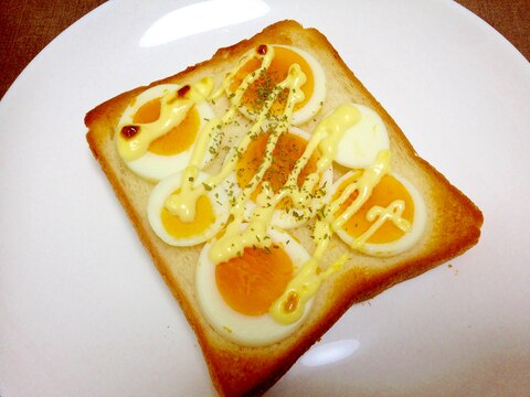 朝食に☆ゆで卵のマヨトースト